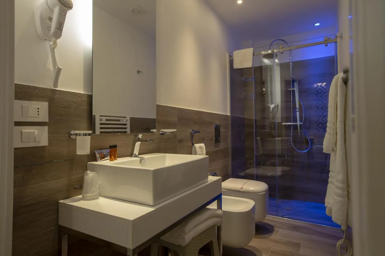 Luxmari Hotel & Spa Кастелламмаре-дель-Голфо 3*,